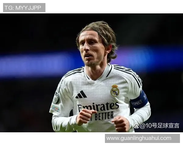 足球明星莫德里奇的精彩瞬间与职业生涯回顾照片集锦